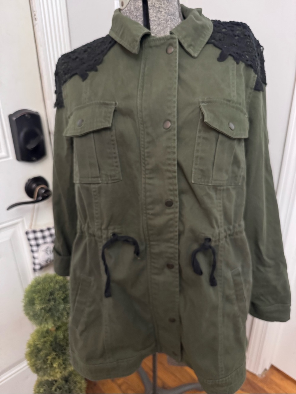 Women’s Torrid Olive Green Utility Jacket with Black Crochet Shoulders size 1/1x